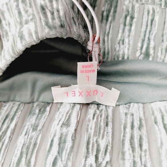 Luxxel Green Cropped Blouse & Wide Leg Pants Set 5599 & 6642 - Picture 11 of 13